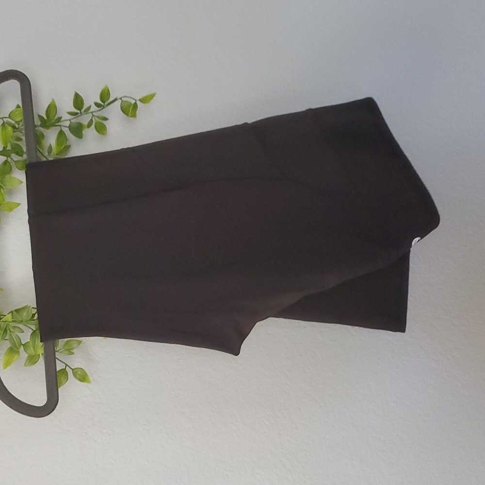 Black workout pants with pockets!